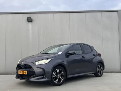 Toyota Yaris 1.5 Hybrid 115 Dynamic | Comfort Pack | Stoel en stuur verwarming | Dode hoek detectie
