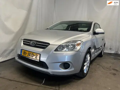 Kia Pro_cee'd 1.4 Fifteen ISG - Linker Zijschade