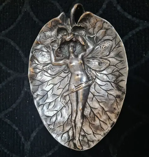 A. VIBERT - Vide poche, Art Nouveau "Vrouw-libel"