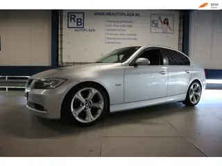 BMW 3-serie 325i / 218 PK / TOP KWALITEIT / ZIE FOTO S ! ! !