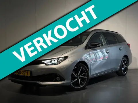 Toyota Auris 1.8 Hybrid Executive Go AUT /Clima/Cruise/LED/Keyless/BOTS/Camera/LMV