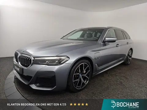 BMW 5-serie Touring 530e M-sport | 19 Inch W spaak | Elek glazen panorama dak | Trekhaak |