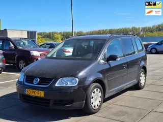 Volkswagen Touran €1850,-1.6-16V FSI Trendline 7 Pers Apk 2027