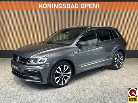 Volkswagen Tiguan 2.0 TSI 4Motion R-line Trekhaak | Schuif-kantel dak | 20 Inch