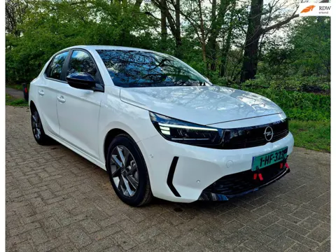 Opel Corsa 1.2 Turbo edition . Camera . Apple carplay