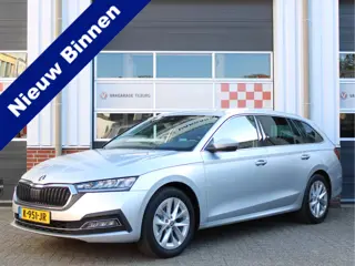 Škoda Octavia Combi 1.0 e-TSI 110PK Automaat Business Edition /NAVI/17'LM/PDC/LED/Keyless/Lane assis