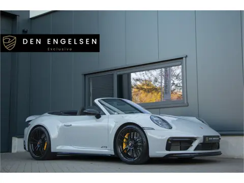 Porsche 911 Cabrio 3.0 Carrera GTS 480PK | Handgeschakeld | Keramische | NL Auto | Burmester | Lift 