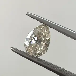 1 pcs Diamant - 1.30 ct - Peer - U to V - light brown -