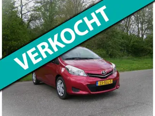 Toyota Yaris 1.0 VVT-i Aspiration . 5 Drs . Airco . Achteruitrij Camera . Media. enz