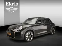Mini 5-deurs Cooper S Automaat / Panoramadak / Harman-Kardon / JCW stoelen / LED / Active cruise / A