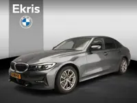 BMW 3 Serie Sedan 318d | LED | Navigatie | Active cruise | Trekhaak | Sportstoelen | DAB | Alu 17 in