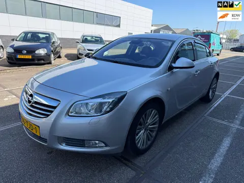 Opel Insignia 2.0 T Cosmo /AUTOMAAT / APK / NAP / AIRCO / BOEKJES / ELEK STOELEN / ZEER NETTE AUTO!!