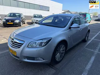 Opel Insignia 2.0 T Cosmo /AUTOMAAT / APK / NAP / AIRCO / BOEKJES / ELEK STOELEN / ZEER NETTE AUTO!!