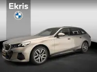 BMW i5 Touring xDrive40 | M-Sportpakket | LED | Navigatie | Active cruise | Sportstoelen | Elektr. z