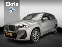 BMW iX1 eDrive20 | M-Sportpakket | LED | Navigatie | Schuifdak | Trekhaak | Elektr. zetels | DAB | H