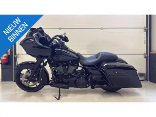 Harley Davidson 114 FLTRX Road Glide CVO Black Out