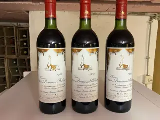 1982 Château Mouton Baronne Philippe - en hommage à Pauline
