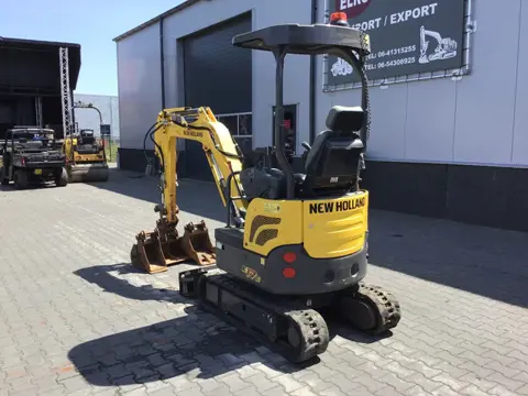 New Holland E17C (bj 2021)