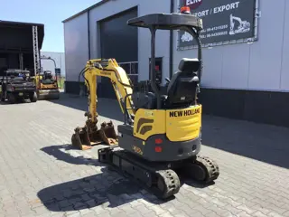 New Holland E17C (bj 2021)