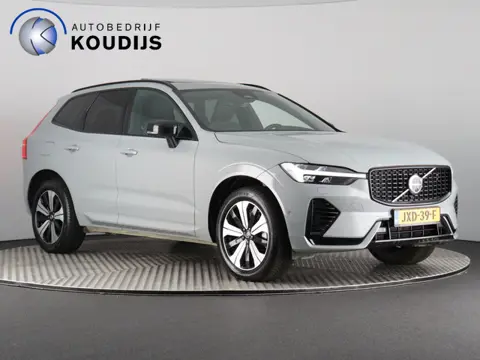 Volvo XC60 2.0 T6 Plug-in hybrid AWD Plus Dark (Pano / 360 Cam / H&K / Winterpakket)