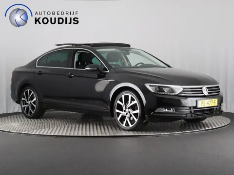 Volkswagen Passat 1.4 TSI Comfortline Business (NL-Auto / Pano / Camera / ACC / 19'')