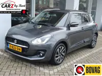 Suzuki Swift 1.2 STYLE SMART HYBRID NAP! | Dodehoeksens. | Trekhaak | Stoelverw.