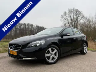 Volvo V40 1.6 D2 Kinetic | slechts 161.758 km | Business Pack Pro | Navi | Clima | 16" Velgen | PDC 