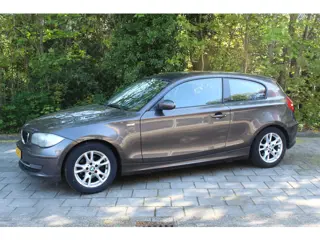 BMW 1-serie 116i Business Line APK nieuw! Airco ketting is vervangen Nette auto!