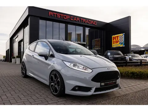 Ford Fiesta 1.6 ST200, 200PK, Camera, Cruise, Navi, Stoelverwarming!