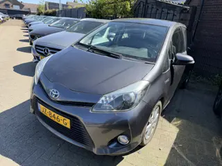 Toyota Yaris 1.5 Full Hybrid Aspiration (bj 2013)