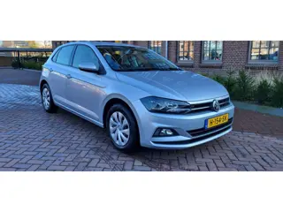 Volkswagen Polo 1.0 TSI Comfortline adaptive cruise control / Apple Carplay