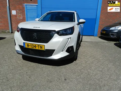 Peugeot 2008 1.2 PureTech Allure Pack