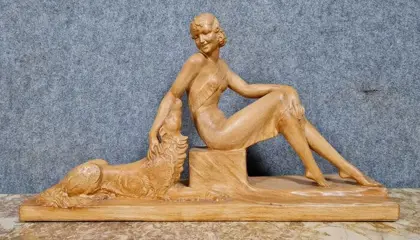 Gipsbestendig met lichte patina gesigneerd door de