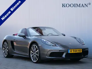 Porsche 718 Boxster 2.0 300 Pk Automaat Navigatie / Leer / Stoelverwarming / 20 inch