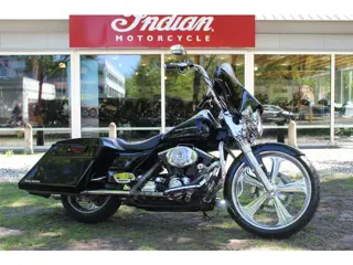 Harley-Davidson Road King  FLHRC Road-King Classic bagger style street glide