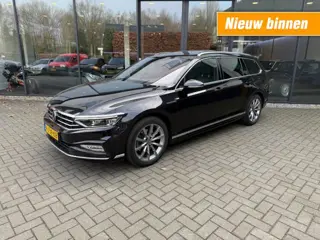 VOLKSWAGEN PASSAT VARIANT 1.5 TSI R-LINE,Vol Leer,LED,Schuifdak,Digi Displ.,Cam,Trekhk afn.,BLIS,