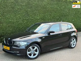 BMW 1-serie 118i AIRCO/CLIMATRONIC/NAVI/LEER/PDC/NL AUTO!