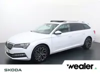 Skoda Superb Combi 1.4 TSI iV Laurin & Klement Edition | 218 PK | SoH 97% | Trekhaak | Panoramadak |