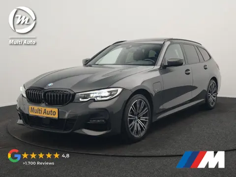 BMW 3 Serie Touring 330e M Sport 293pk Dealer O.H. Dravitgrau | Panodak | Adaptive Cruise | Camera |