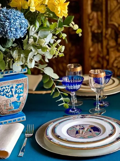 Tafelkleed met een elegante nachtblauwe kleur. 1.80 x 1.45