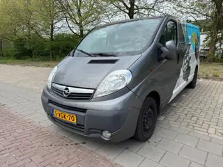 Opel Vivaro 2.5 CDTI L2H1 DC
