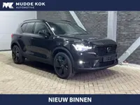 Volvo XC40 B3 Ultra Black Edition | Panoramadak | ACC | Trekhaak | 360° Camera | Stoel+Stuurverwarmi