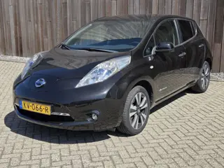 Nissan LEAF Tekna 30 kWh