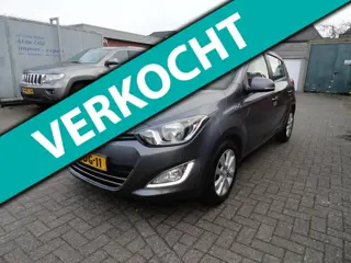 Hyundai I20 1.2i i-Deal (KM 117268 NAP AIRCO) NIEUWSTAAT