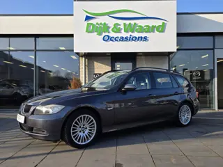 BMW 3-serie Touring 318i | AUTOMAAT | PANORAMADAK |