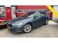 Skoda Octavia Combi 1.0 e-TSI Business Edition AUTOMAAT / TREKHAAK / FULL LED / NAVI / CARPLAY / CLI