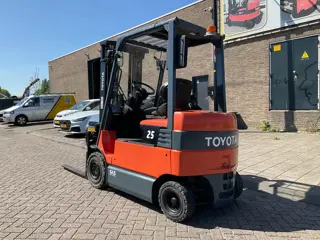 Toyota 7FBMF25 2500KG 5.00METER HEFTRUCK (bj 2010)