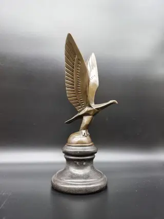 Decoratief object - Bronze Eagle on Globe Car Mascot -