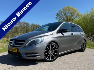 Mercedes-Benz B-klasse 180 Prestige / Panoramadak / H-Leder / 18" Velgen / Stoelverwarming / Clima /