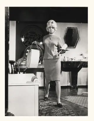 Agence Delmas - Grande photo de Brigitte Bardot chez le